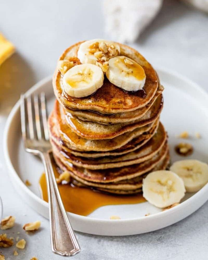 Banana Oatmeal Pancakes