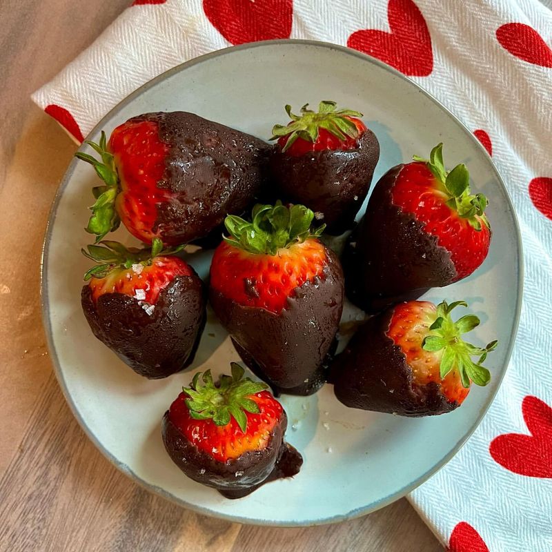 Chocolate-Dipped Strawberries