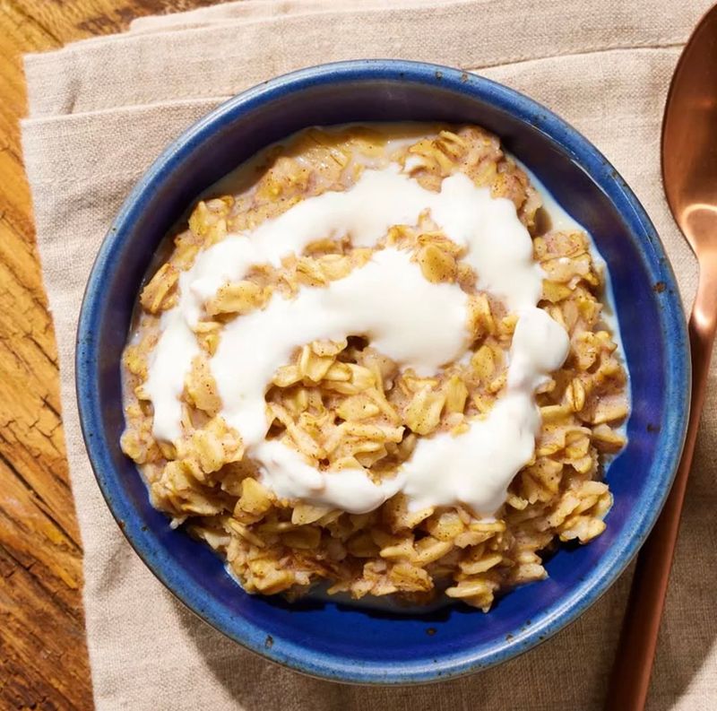 Cinnamon Roll Oatmeal