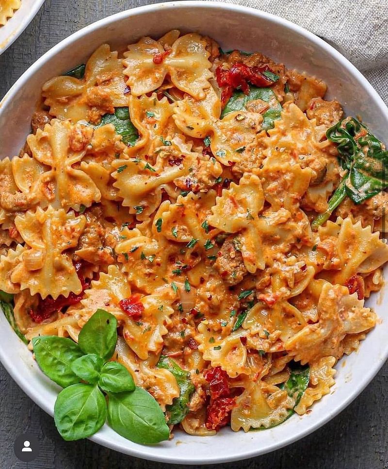 Farfalle with Sun-Dried Tomato and Spinach