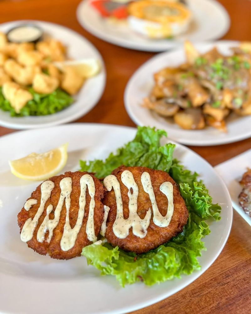 Lemon Dill Salmon Cakes