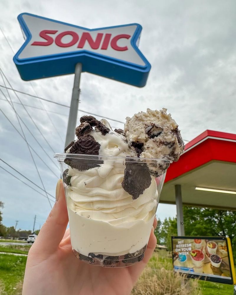 Oreo Big Scoop Cheesecake Sundae