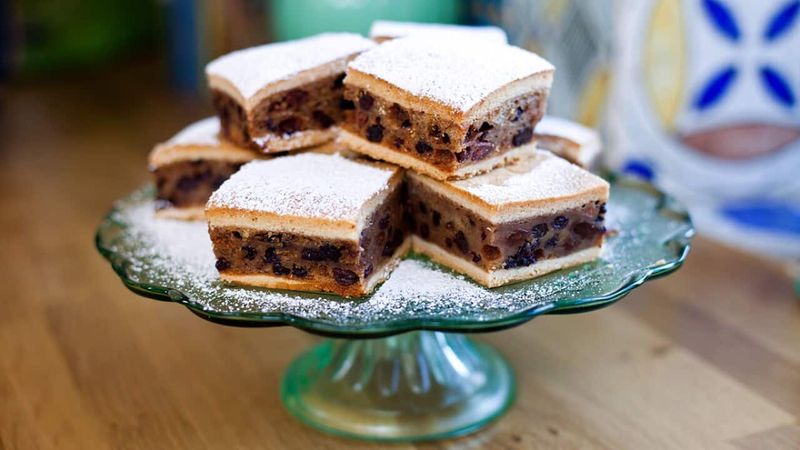 Gur Cake (Fruit Slice Pastry)