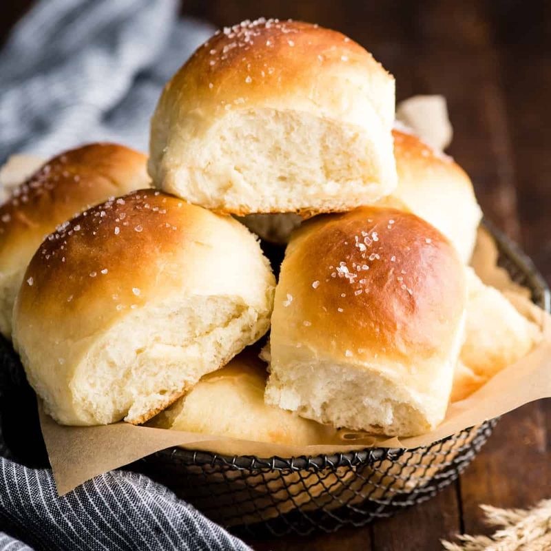 Soft And Fluffy Dinner Rolls