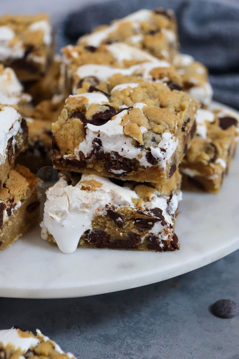 S’mores Cookie Bars With Marshmallow Layers