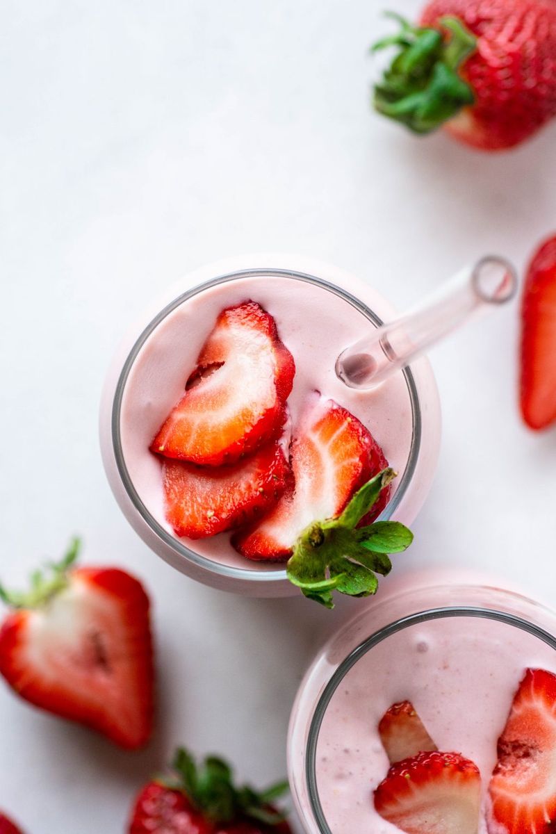 Strawberry Smoothie With Coconut Milk