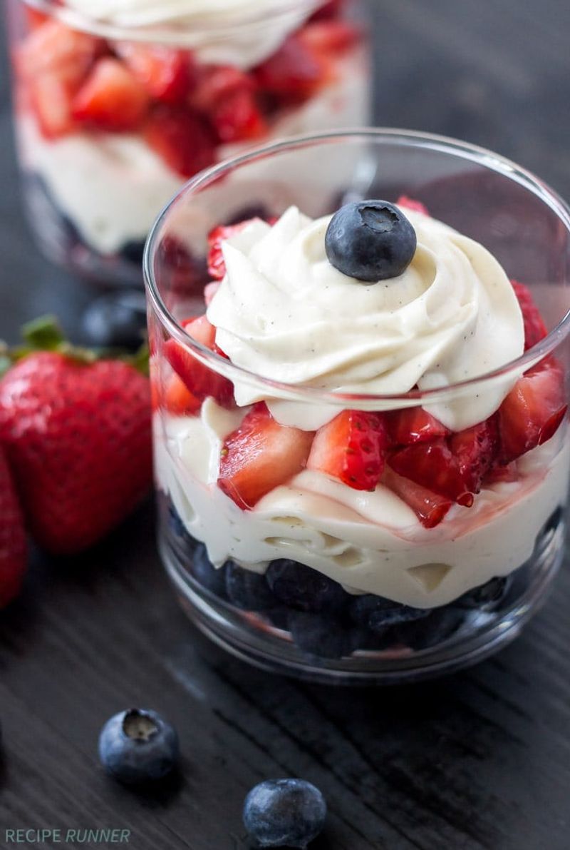 No-Bake Berry Cheesecake Cups