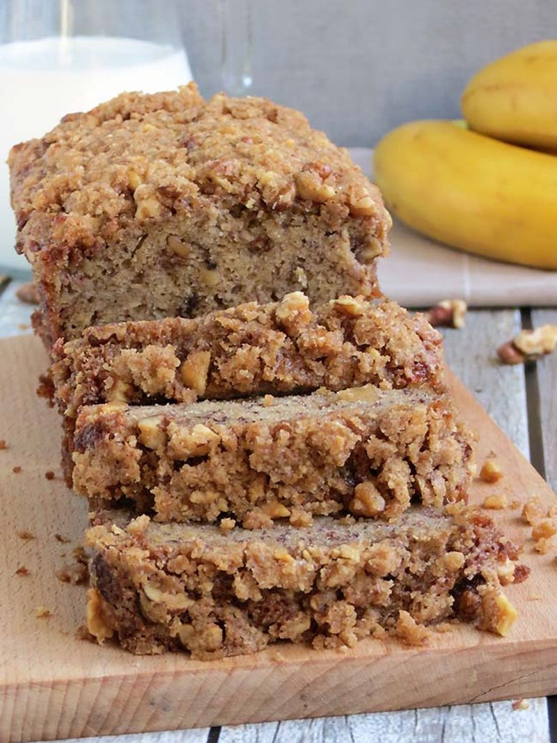 Banana Bread With Walnut Crumble
