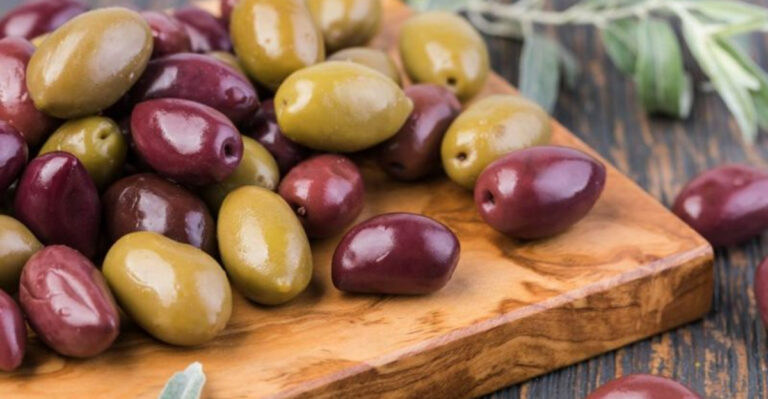 iron-rich fruits to pump up your iron levels