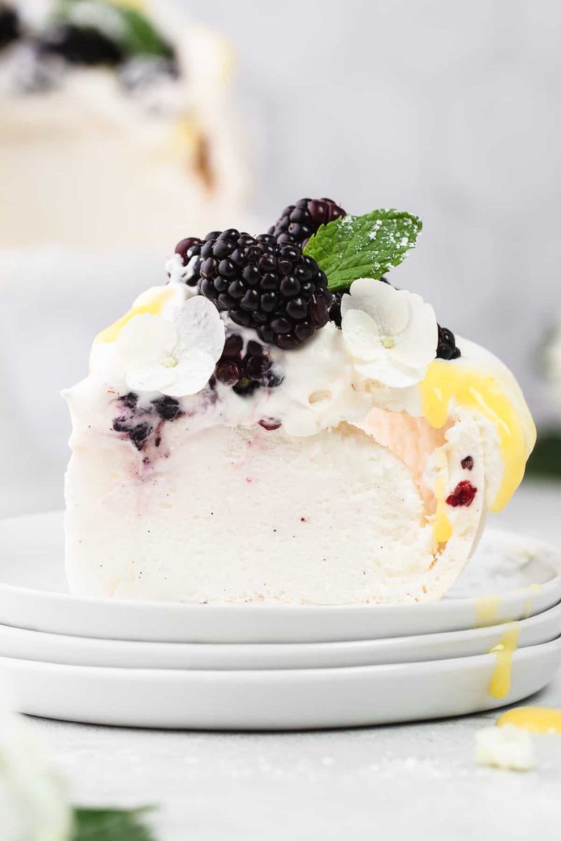 Blackberry Pavlova