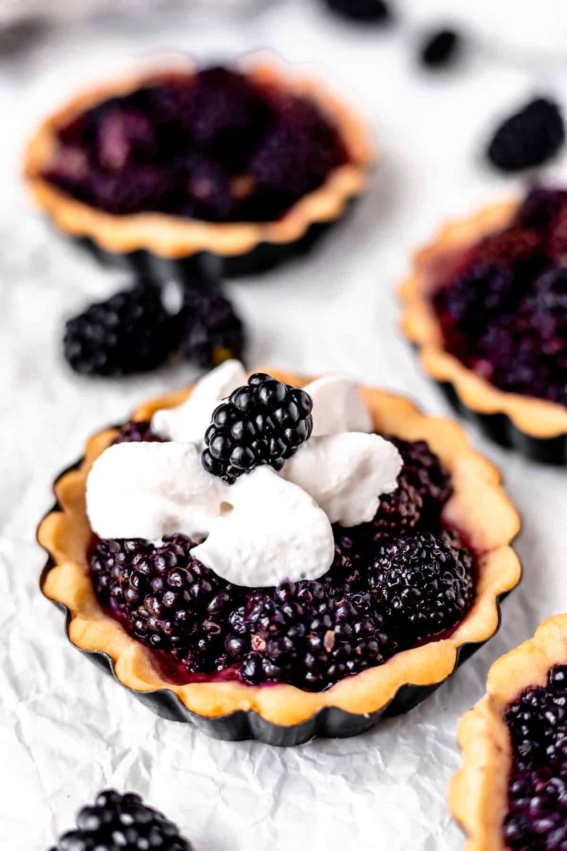 Blackberry Tarts With Vanilla Cream
