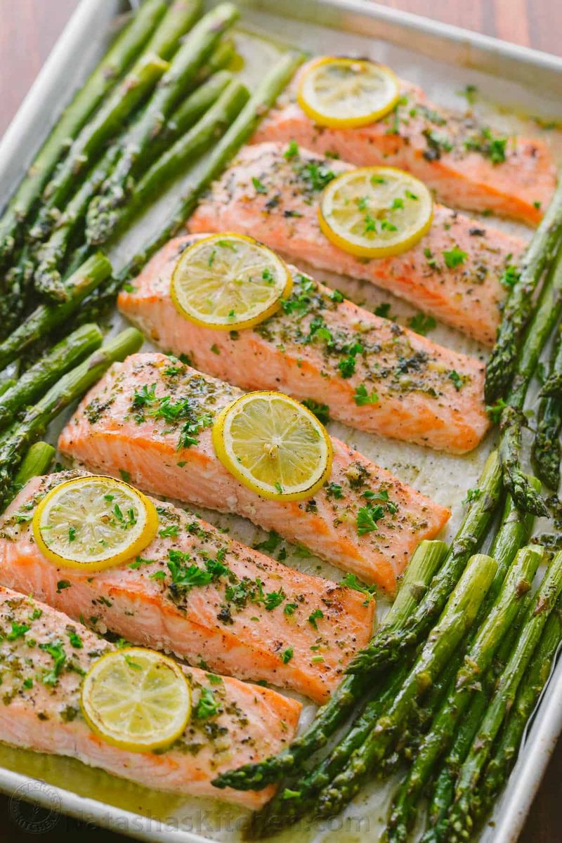 One-Pan Salmon And Asparagus