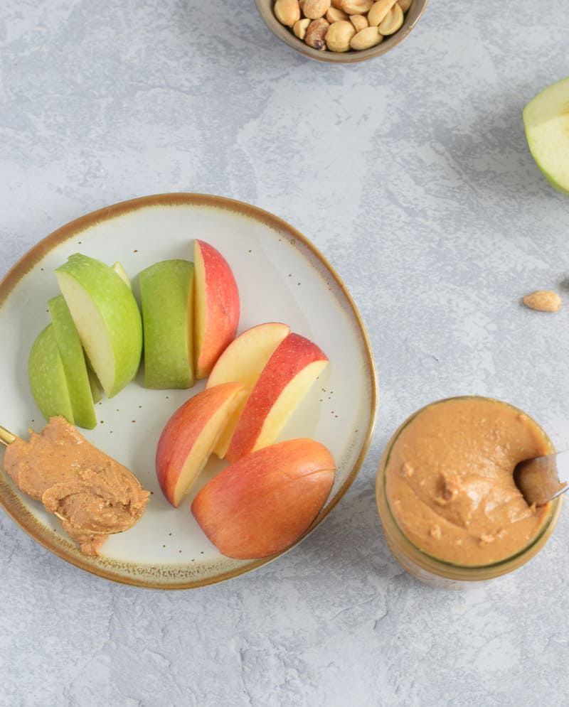 Apple Slices With Peanut Butter