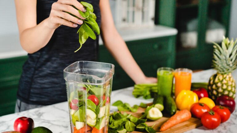 healthy yet simple veggie smoothies