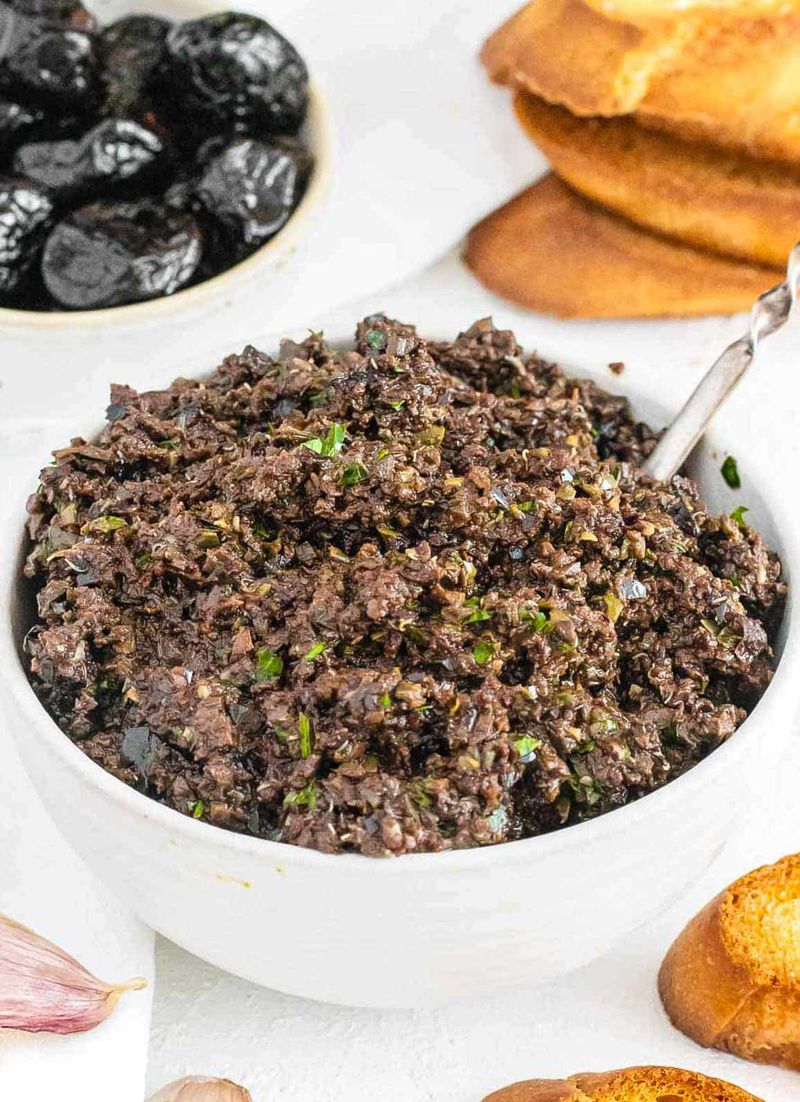 Whole Wheat Pita With Olive Tapenade