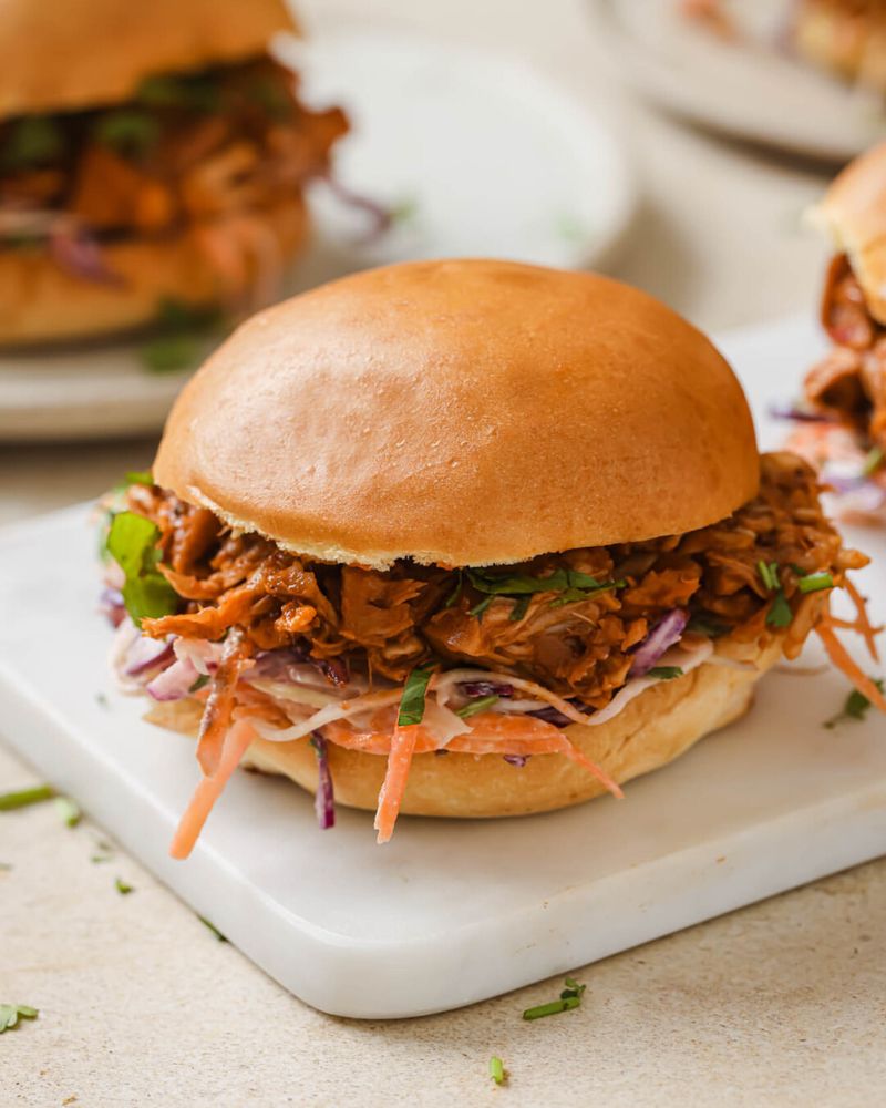Jackfruit Pulled ‘Pork’ Sandwiches
